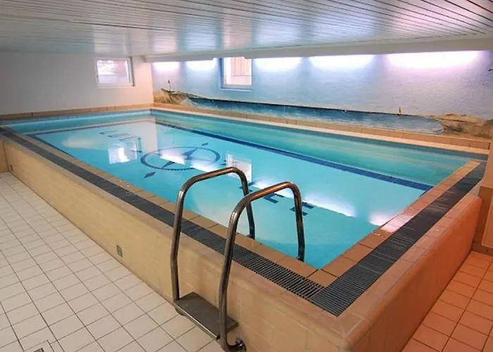 Luv &amp Lee, Whg 8 Westerland